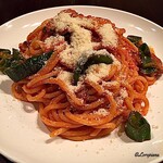 Panonica - 撒上大量的塔巴斯科醬和帕爾馬乾酪