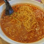 牛もつラーメン 白黒 - 緬はこんな感じ