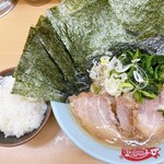 横浜ラーメン 町田家 - 