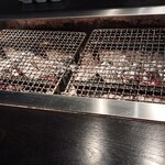 炭火焼肉 華やま - お店