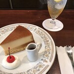 喫茶 一粒の麦 - 食器類まで可愛い