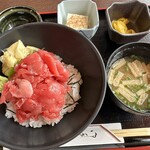 王様のまぐろ食堂 - 本鮪中落ち丼