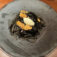 フィーコディンディア - 生ウニ・自家製リコッタチーズのせ イカ墨ソース（コース＋300円）※パスタコースの一品