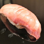 はつね寿司 - わらさ