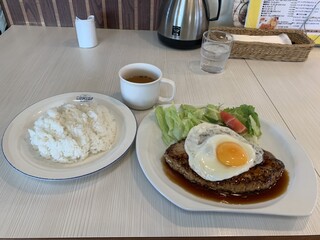 麻里の - 目玉ハンバーグサラダ添　ライススープ付　950円