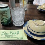 Rice Field　Homecooked Vietnamese Cuisine - ビールとテーブルセッティング