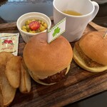 フィネガンズ・バー＆グリル - 