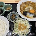竹清食堂 - 牛ホルモンスタミナ卵とじ定食