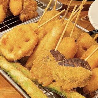 串カツ、焼き鳥が絶品！皆でシェアも楽しめる30本盛り合わせも