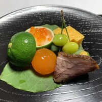 山ばな平八茶屋 - 八寸　いくらのみぞれ和え 銀杏松葉刺し、鱧の子寄せ 卵黄、鴨ロース