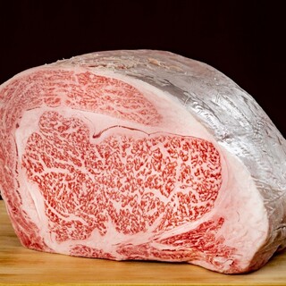 Enjoy the flavor of fresh meat with Hyogo Prefecture's branded beef "Shikata Beef"!