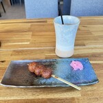 CAFE 和炉香 - 料理写真:五平餅とアイスコーヒー