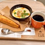 J Smile CAFE - 料理写真:シェントゥジャン。油条を追加。コーヒー。