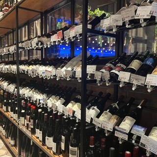 ソムリエ厳選、幅広い種類のワインをご用意しております。
