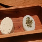 Fujiya 1935 - 左が豆乳とオレガノ、右が塩とローズマリー