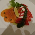 フェニックス・シーガイア・オーシャン・タワー - サーモンスモークとモッツアレラチーズ 