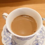 お料理ひろせ - 卓上常備のお砂糖とコーヒーフレッシュで仕上げ。