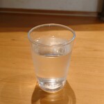 お料理ひろせ - 管理の行き届いているコップで提供されるお水。