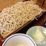 ランチのそばセット「せいろ＋日替り御飯（この日は鯛御飯）」（８００円）のせいろ