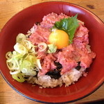 ランチの日替り丼セット「日替り丼（この日はねぎトロ丼）＋半せいろ」（１，０００円）のねぎトロ丼