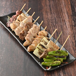 Yakitori (grilled chicken skewers) made with carefully selected chicken
