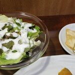 キッチン ブルー グローブ - サラダ、、お新香のアップ