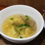 キッチン ブルー グローブ - 玉子スープのアップ