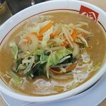 ラーメンばんだい - 味噌野菜ラーメン1023円(税込)、ランチタイムはライス無料。
            
            うん！味噌推す人が多いのも頷けるお味です｡:+((*´艸`))+:｡
            太麺もコシがあって旨い！コショウかけるとまた良い感じでした。