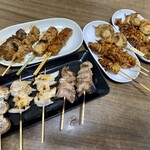 肉の中島 - 豚レバー  鶏皮  軟骨つくね  ぼんじり  ホタテ(¥250) タン  ナンコツ  豚しそ巻き