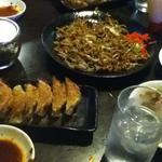 ピンクドラゴン - 餃子も美味しい♪