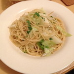 クッチーナ笑多 - ２０１３年１０月１５～１９日のランチ「アンチョビとキャベツのスパゲッティ」サラダとパンとドリンクが付いて１，０００円