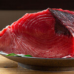 Dokonjou sushi - 生の魚の写真(マグロ)