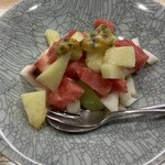 四谷 うえ村 - 三河味醂のアイスに各種フルーツ乗せ♪