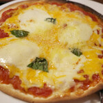 ピザとワイン トリバキッチン グリッツ - マルゲリータランチ