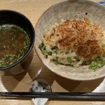 四谷 うえ村 - 味噌汁は三重の青さのりと京都の赤だし、ひつまぶしは三杯いただきました。