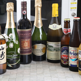 Beers from all over the world are available! Enjoy with curry and snacks♪