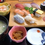 魚大将 - まんぷく寿司定食