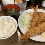 キッチン大正軒 - 「穴子フライMIX定食」！穴子は長すぎて写真に入りきりません。税込み1300円！