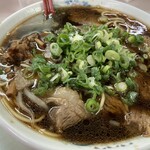 Oyaji - スープは動物系の新福菜館よりは出汁が少し弱い！