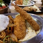 キッチン あずま - 盛り合わせ♡は、
      カニクリームコロッケ♡と海老フライ付き♡