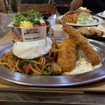 キッチン あずま - ※ 盛り合わせ（カニコロ・海老フライ）味噌汁付