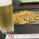 かく庄 - 平たい中太麺、ビールに合うわ〜(^O^)❒’’