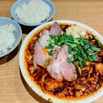 Ichiban Dashi Ramen Shin Sen - 酢パイシー背脂ブラックラーメン､玉ねぎ､半ライス