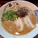 金澤濃厚中華そば 神仙 - 王道の豚骨ラーメン