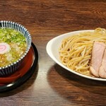 麺や 紡 - ビューです