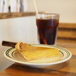 Gratbrown Roast and Bake - パンプキンパイ（480円） 本日のコーヒー（アイス）（500円）