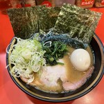 横浜家系総本山 吉村家直系店 ラーメン内田家 - 