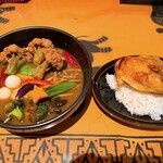 SOUP CURRY PARI PARI - 2023/9  PARI PARIチキンカリー（骨つき）