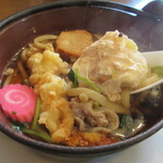 Chisen - 海老天、鶏肉、半熟玉子、お麩、ねぎ、なるとなどがトッピング