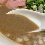 麺屋 まほろ芭 - 香ばしくコクのある海老の風味が最初から最後まで続く海老スープ